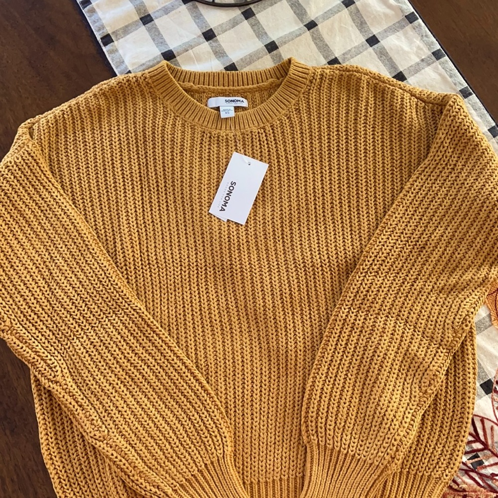 ♦️Women’s New Sonoma Sweater♦️